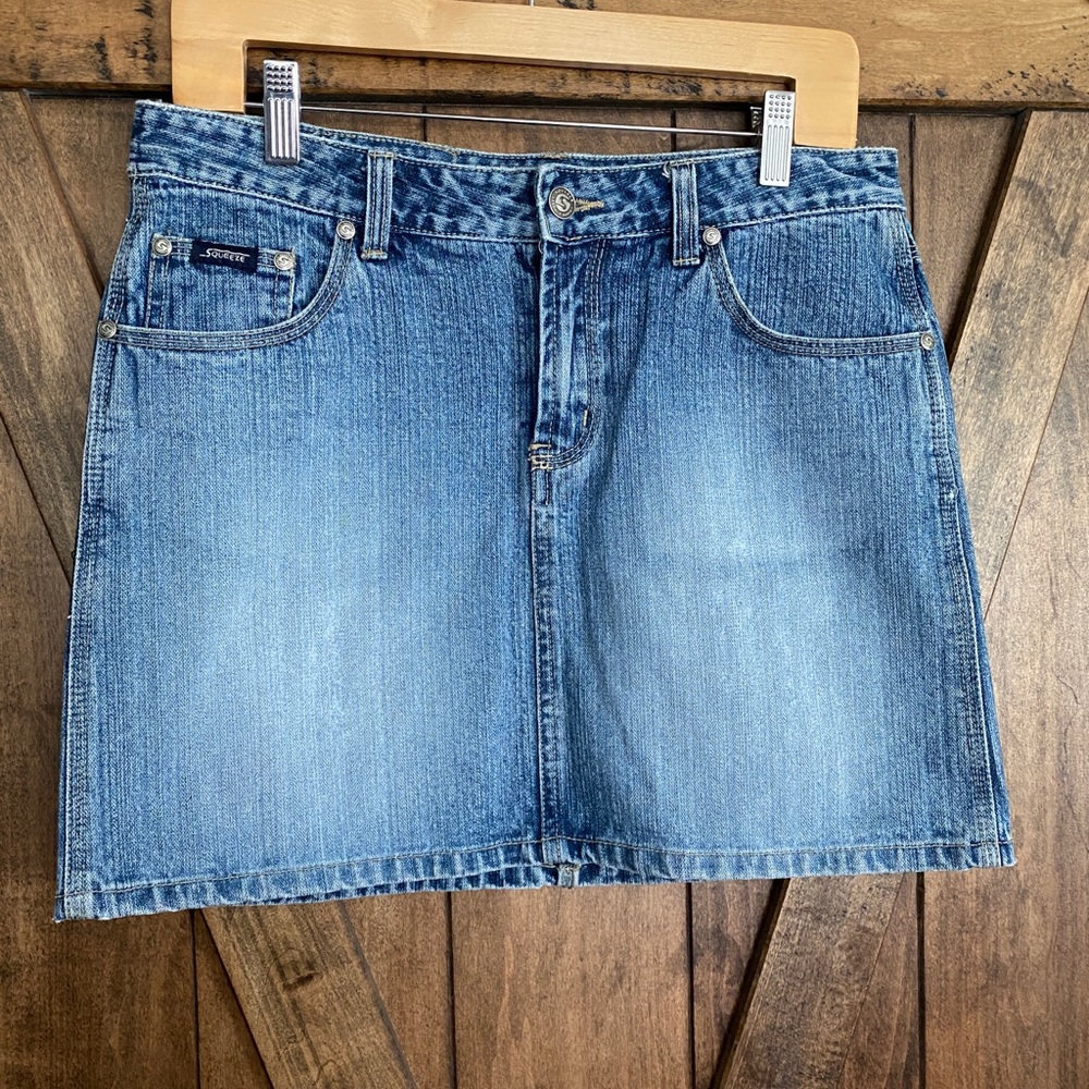 SQUEEZE DENIM SKIRT